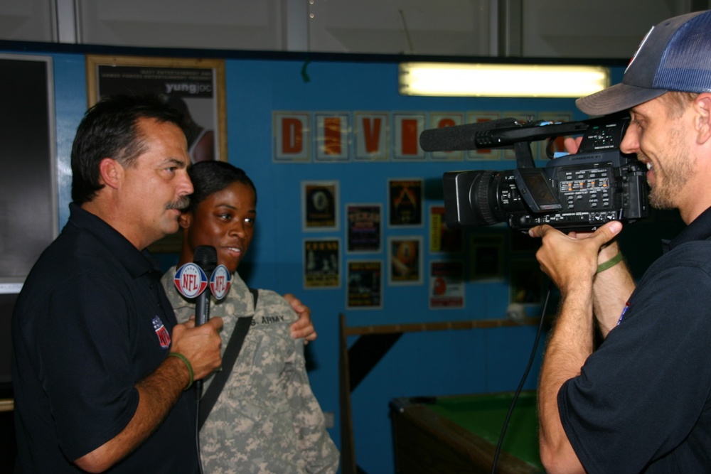 NFL Coaches Tour visits Multi-National Division - Baghdad