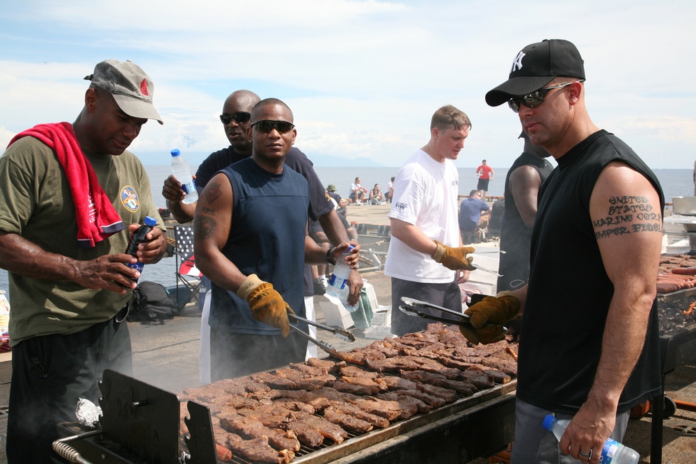13th Marine Expeditionary Unit celebrates Independence Day at sea