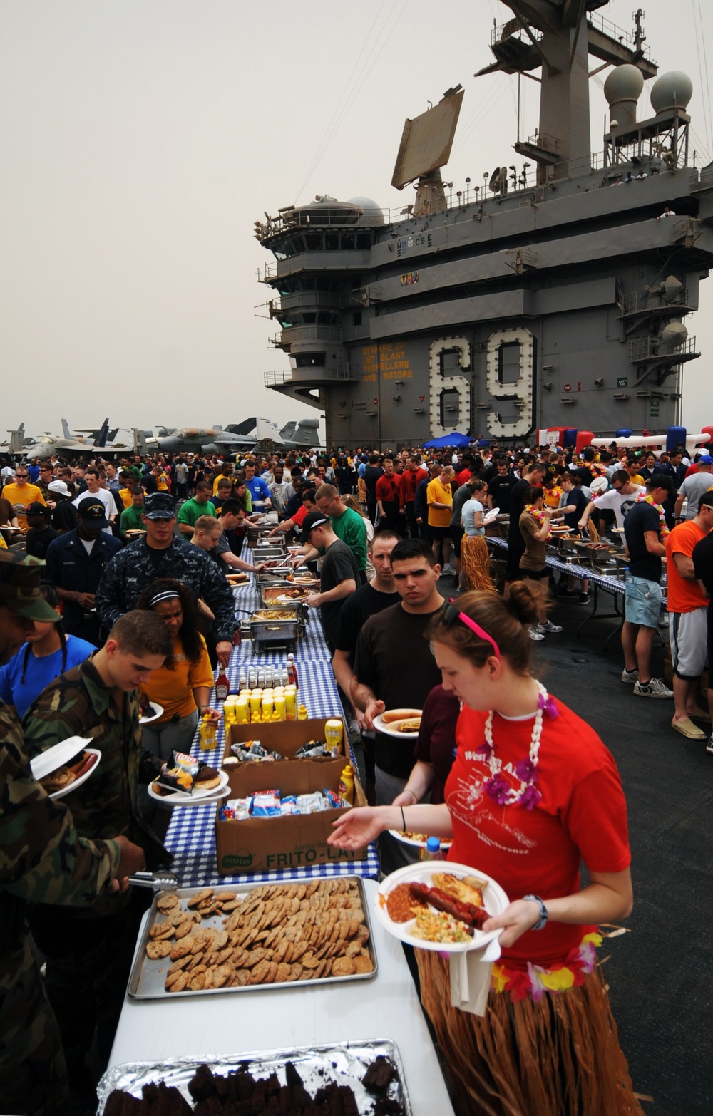 USS Dwight D. Eisenhower Holds Steel Beach Picnic on Independence Day