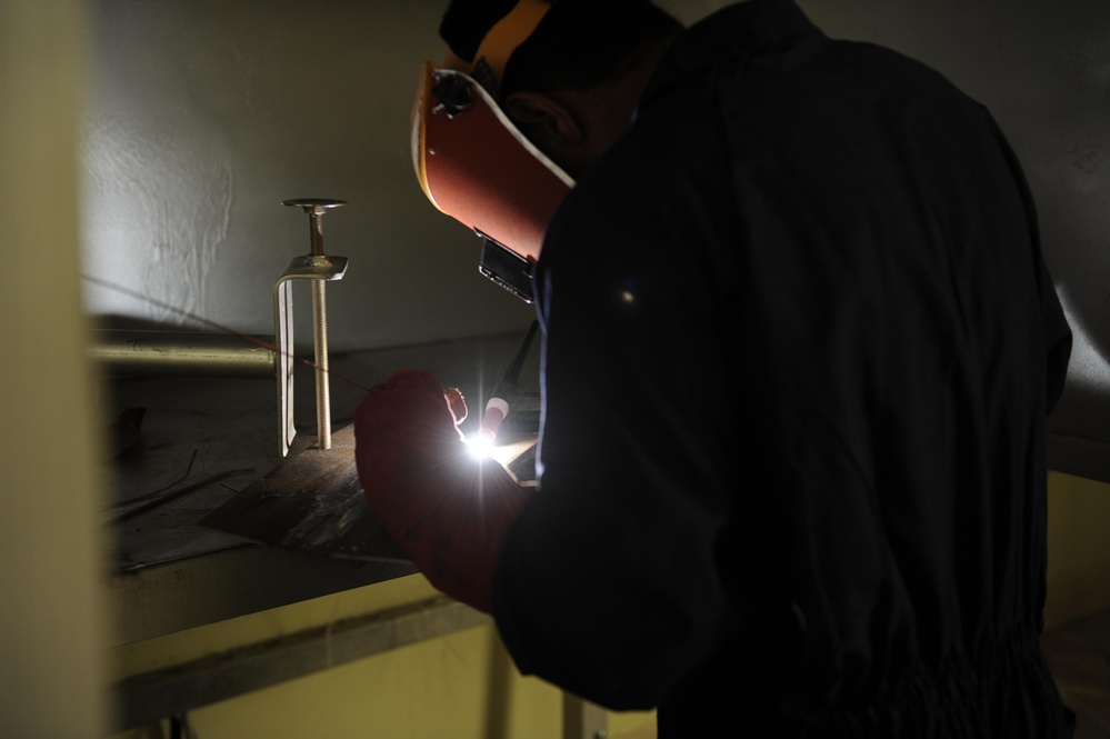 Soldiers Visit Steel Works Training Facility