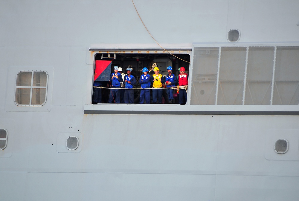 DVIDS - Images - Preparing for an underway replenishment