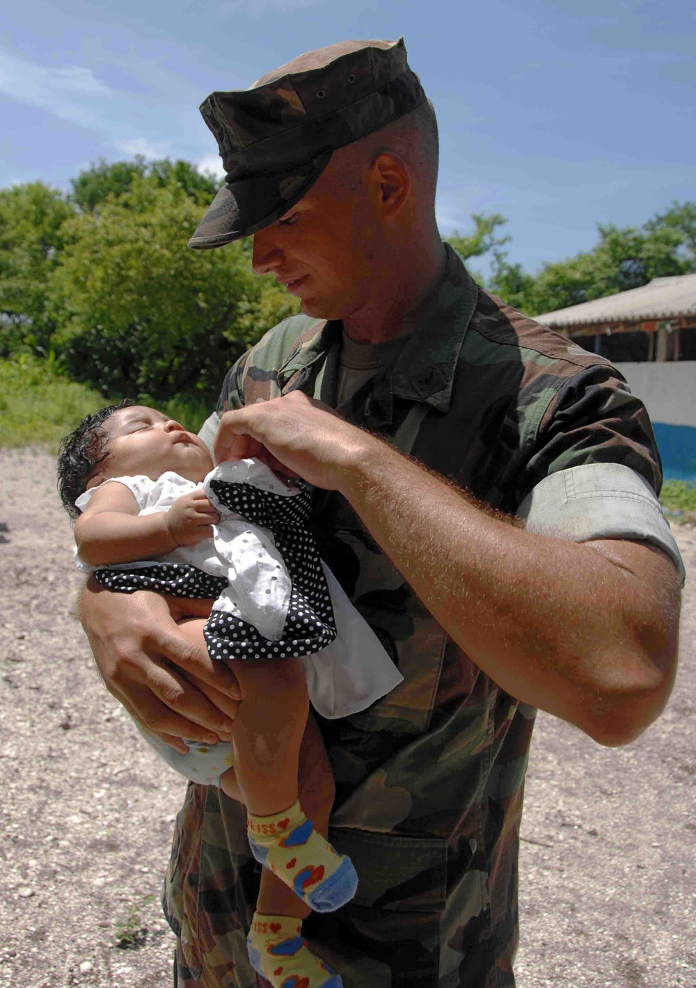 USNS Comfort Stops in El Salvador for Continuing Promise 2009