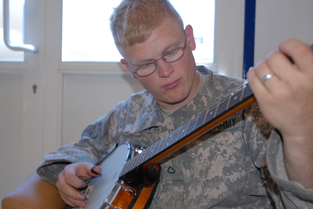 A Soldier and his banjo