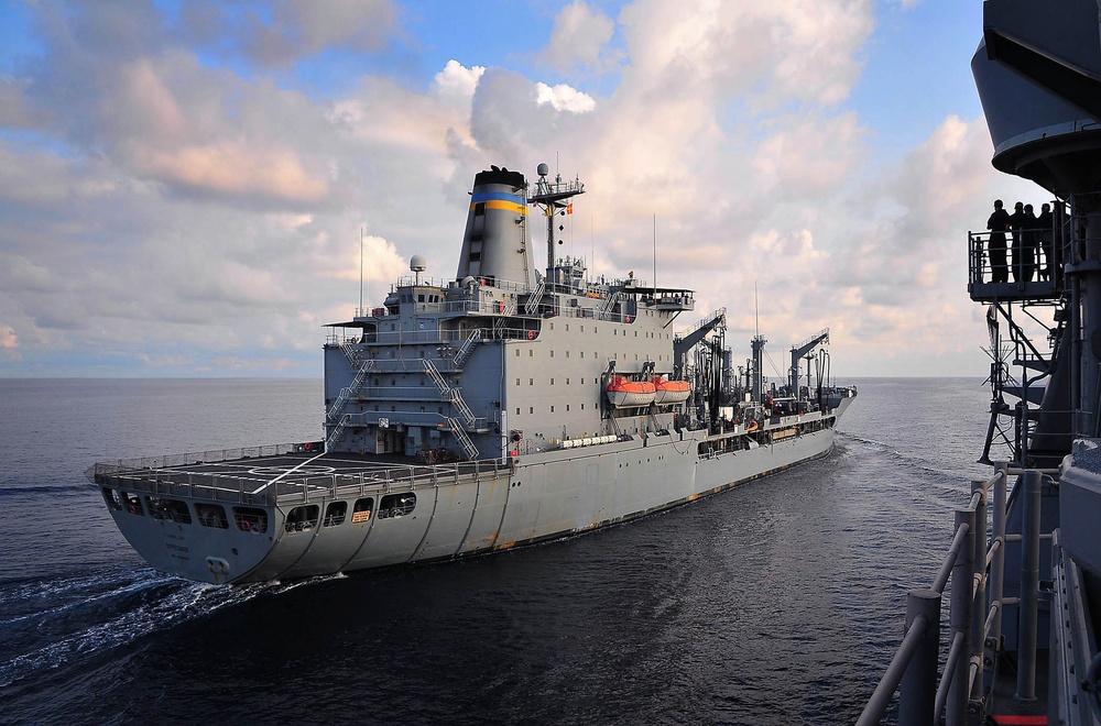 DVIDS - Images - Boxer Amphibious Ready Group takes on supplies [Image ...