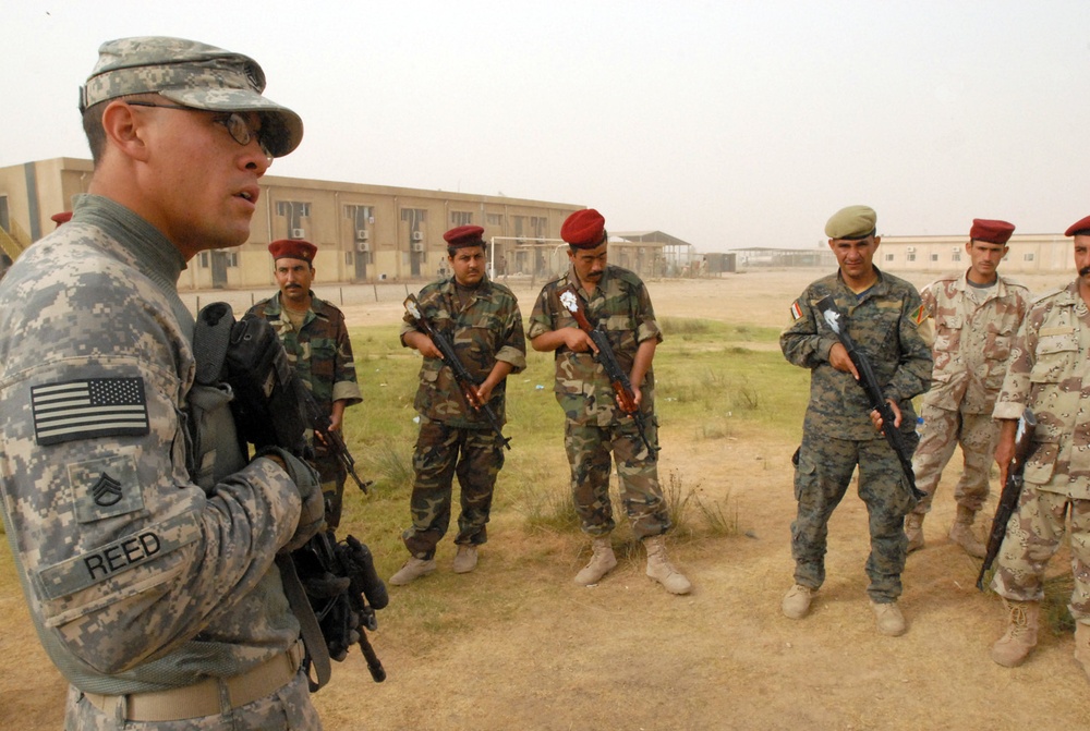 U.S. combat engineers train Iraqi Army counterparts