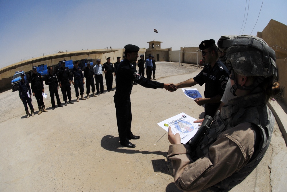 Iraqi police graduate academy