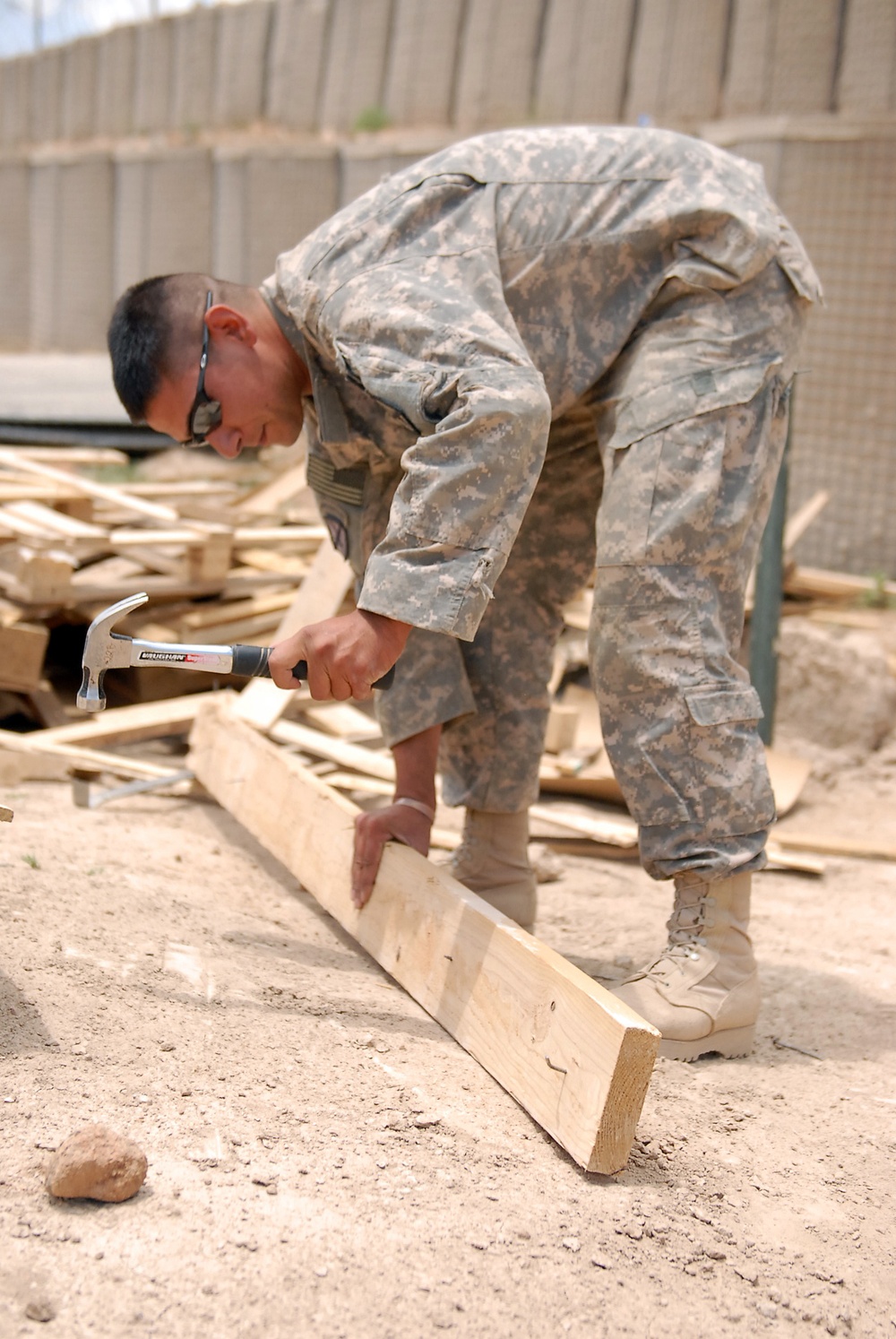 Chosin troops work to expand Combat Outpost, improve morale in Logar province
