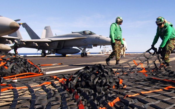 Stretching out a cargo net