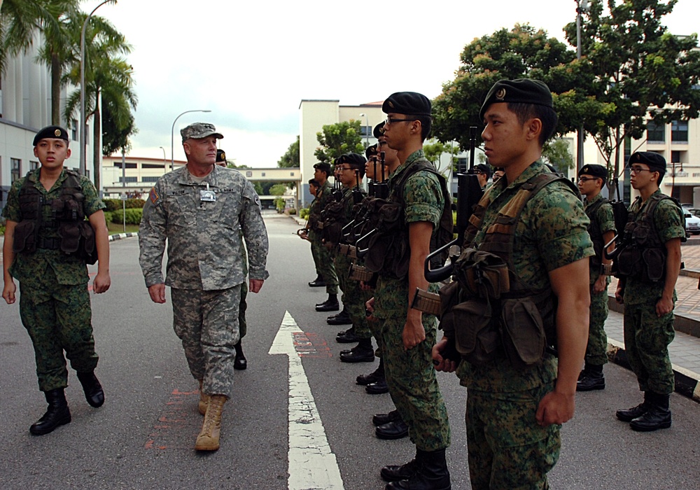 Maj. Gen. Wilson visits Tiger Balm 09