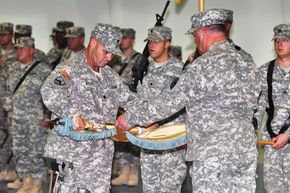Tennessee Guardsmen hand reins to Connecticut Reservists