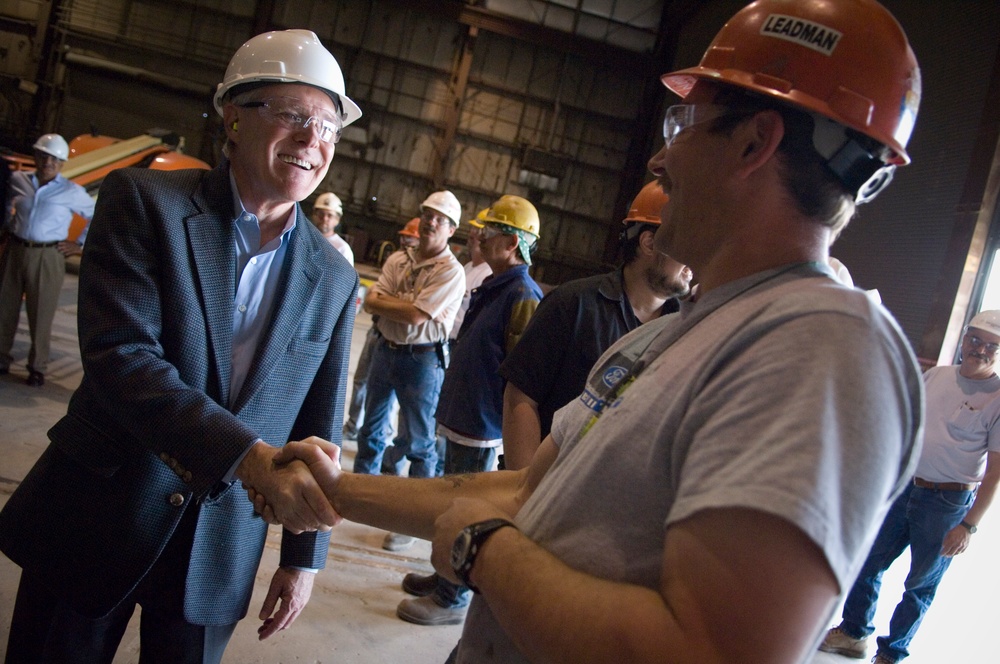 DVIDS - Images - Secretary of the Navy visits Marinette Marine Shipyard [Image 3 of 3]