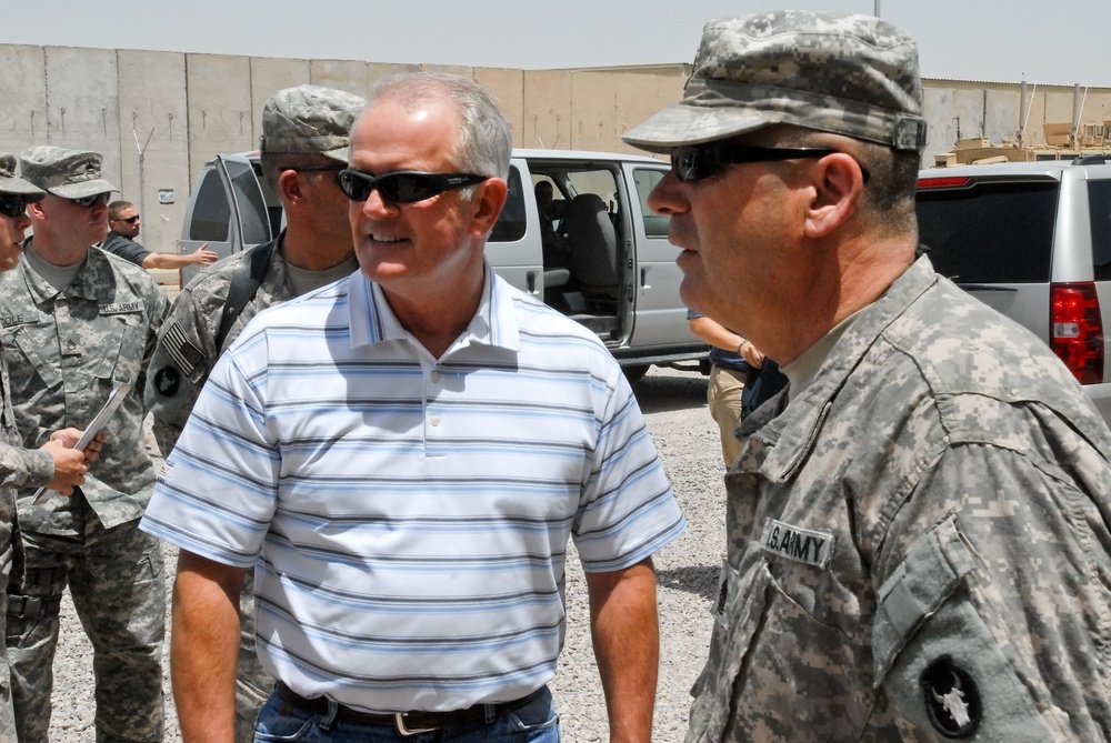 Nevada governor tours Iraq, meets with troops