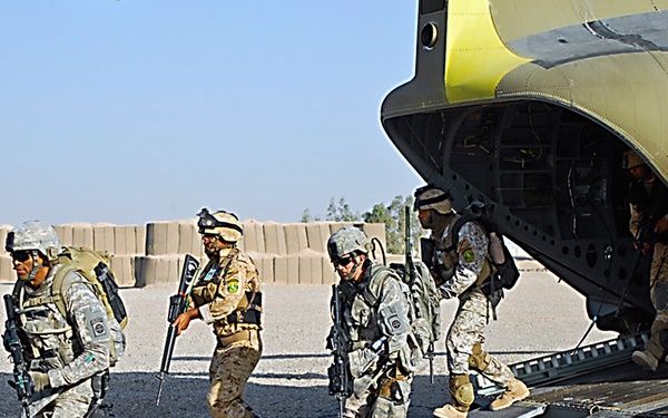 Iraqi Air Force rides with Air Cavalry on joint air assault