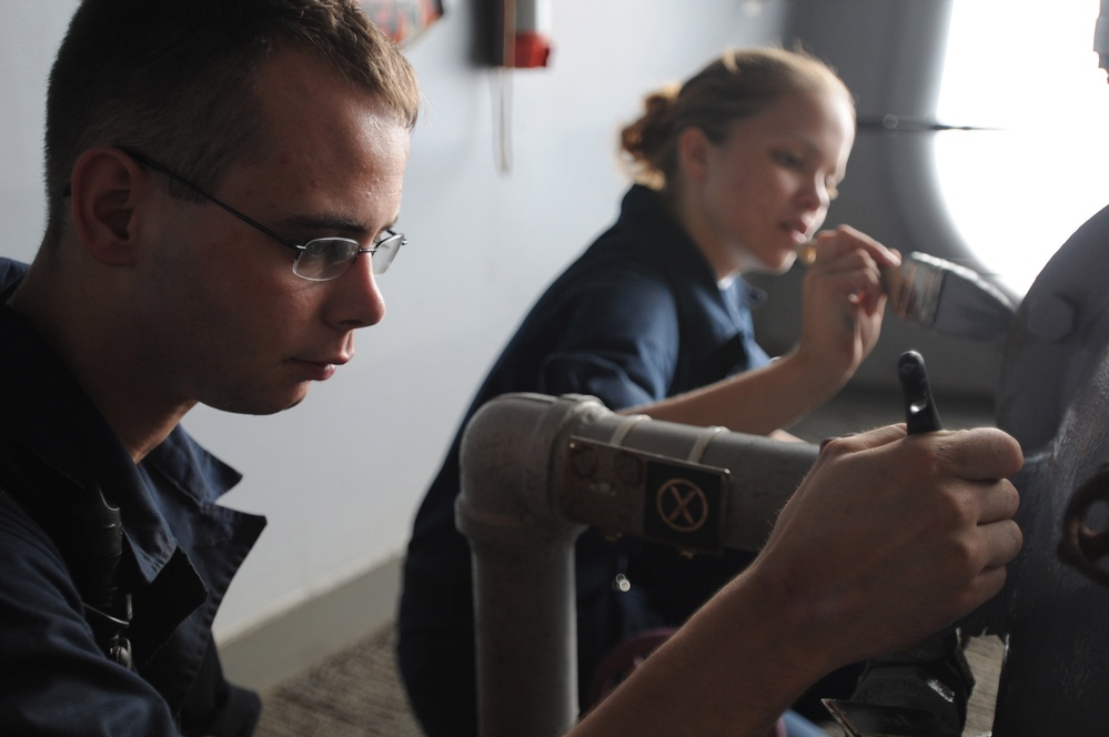 Sailors stay busy aboard USS Ronald Reagan