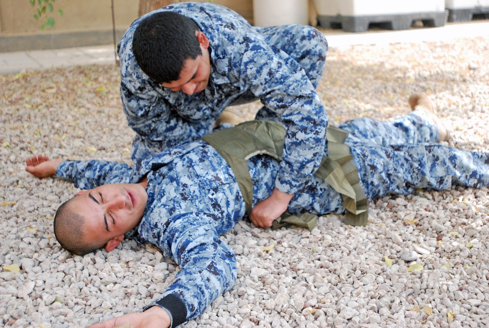 Airborne medics train Iraqi security force counterparts on basic combat medic skills