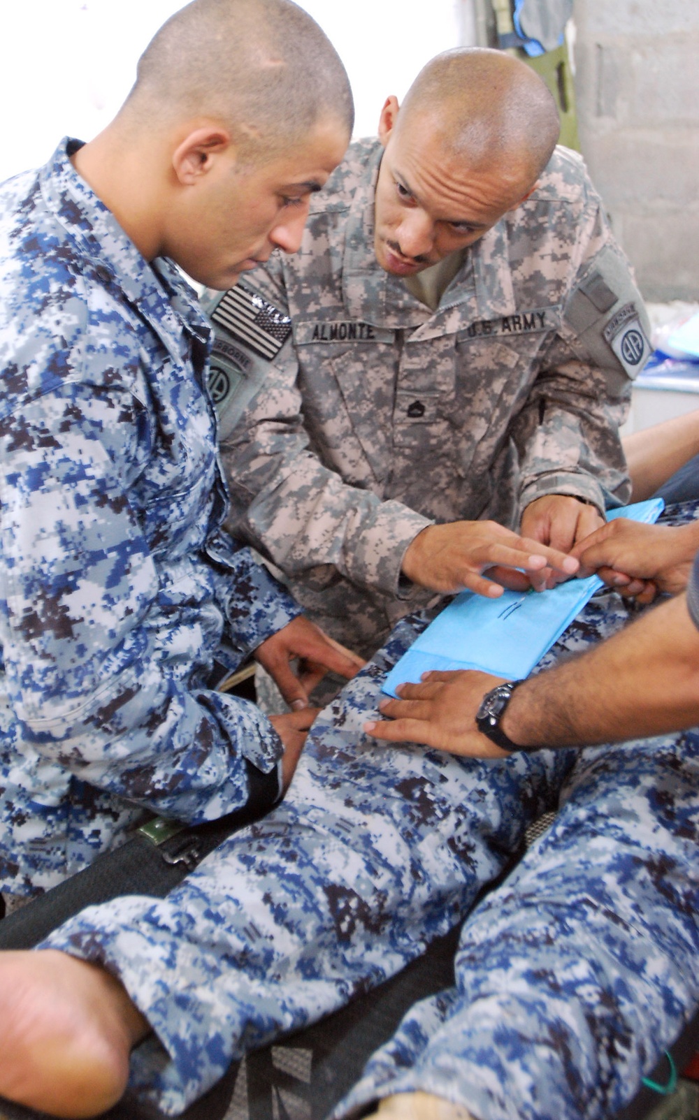 Airborne medics train Iraqi security force counterparts on basic combat medic skills