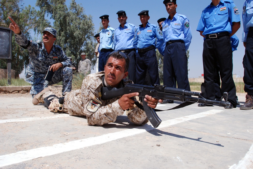 Wasit Iraqi Police mobile training team trains their own