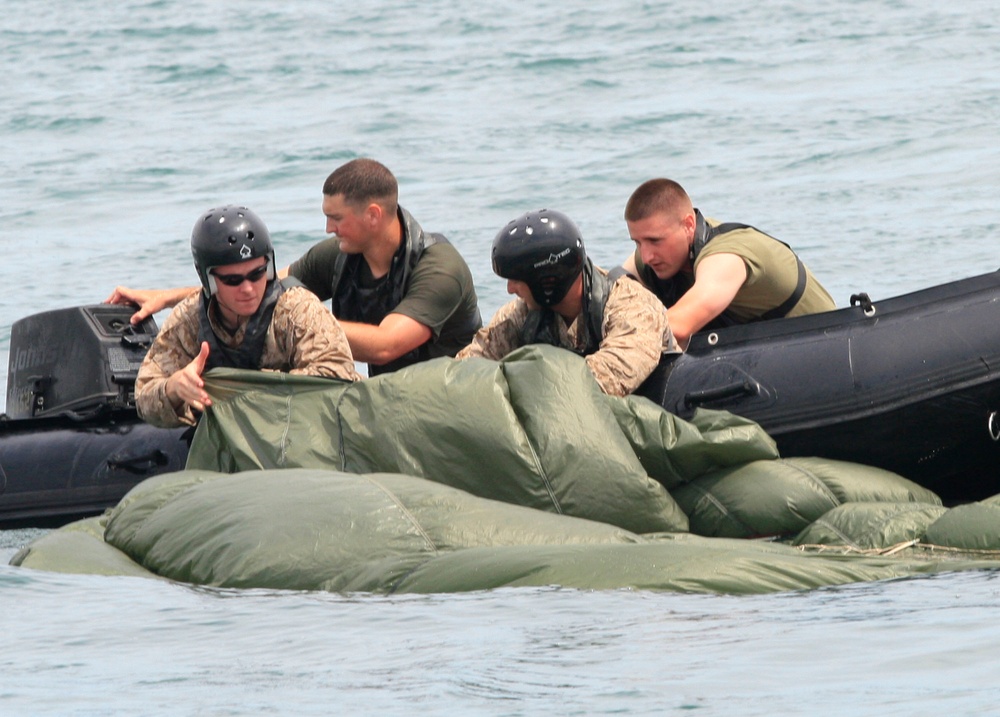 2nd Recon Marines Rival Houdini's Famous Water Escape
