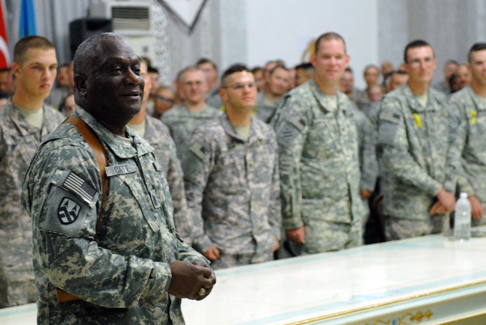 Chief of Army Reserve visits Iraq