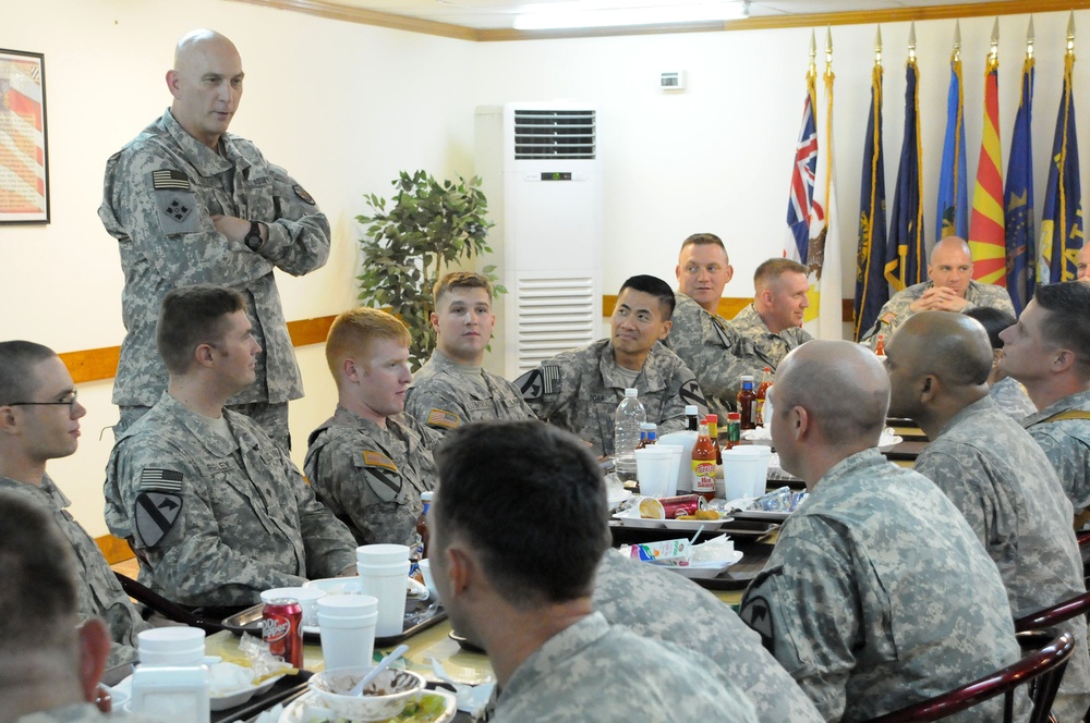 Top U.S. commander in Iraq visits Charger Battalion