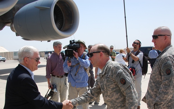 Secretary of Defense visits U.S., Iraqi forces