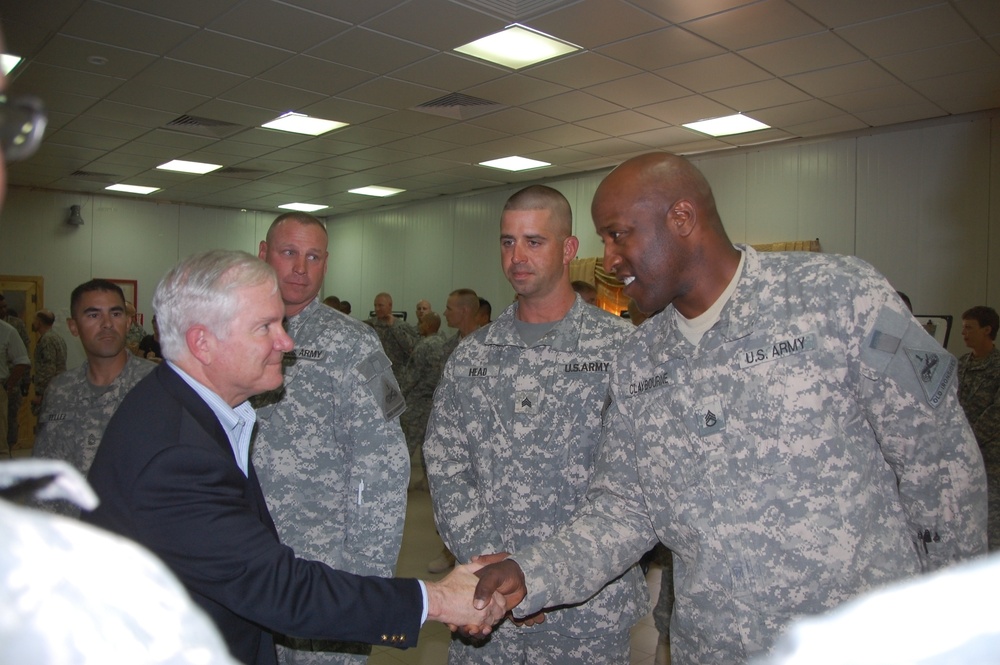 Secretary of Defense visits U.S. Iraqi forces
