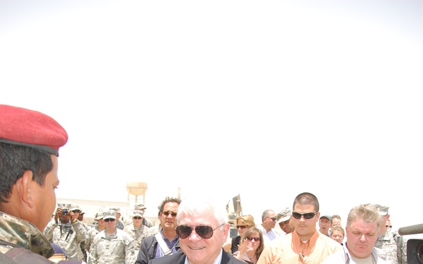Secretary of Defense visits U.S. Iraqi forces