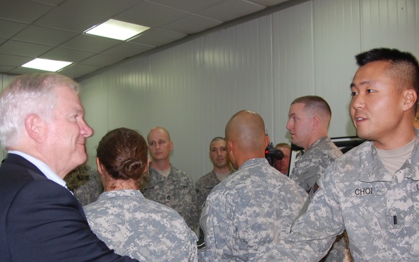 Secretary of Defense Visits U.S. Iraqi Forces