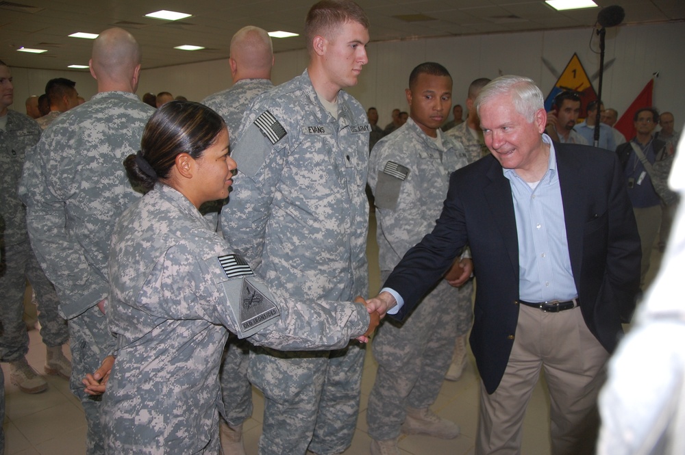 Secretary of Defense Visits U.S. Iraqi Forces