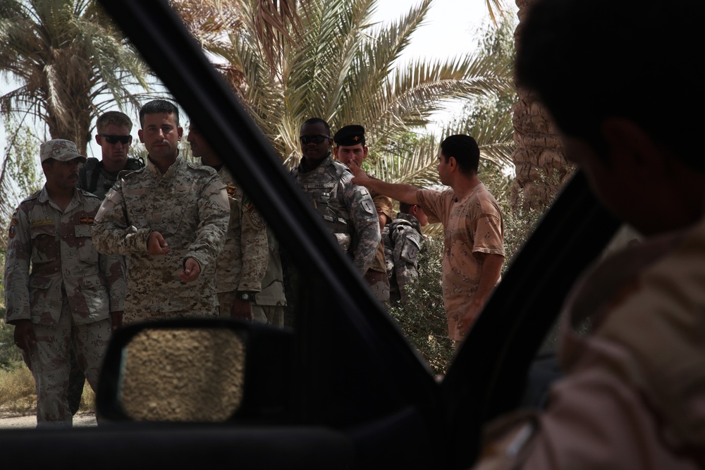 Iraqi soldiers training