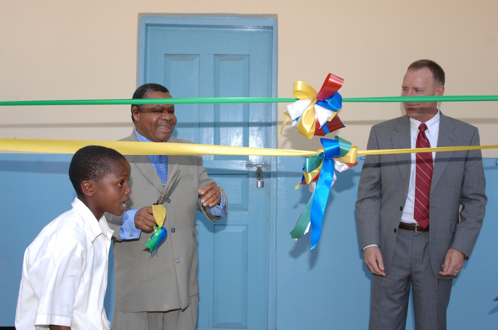 CJTF-HOA  and U.S. Agency for International Development Dedicate Tongoni Primary School