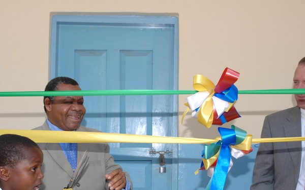 CJTF-HOA  and U.S. Agency for International Development Dedicate Tongoni Primary School