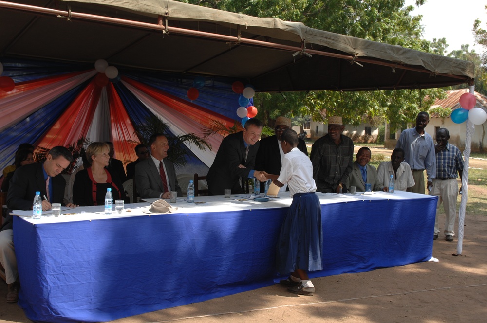 CJTF-HOA  and U.S. Agency for International Development Dedicate Tongoni Primary School