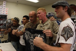 Affliction mixed martial arts fighters spend day with Marines, Sailors, families