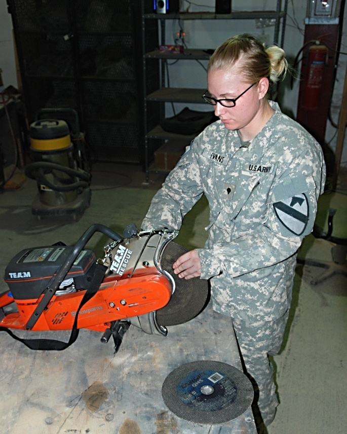 Aircraft recovery team trains on chop saw