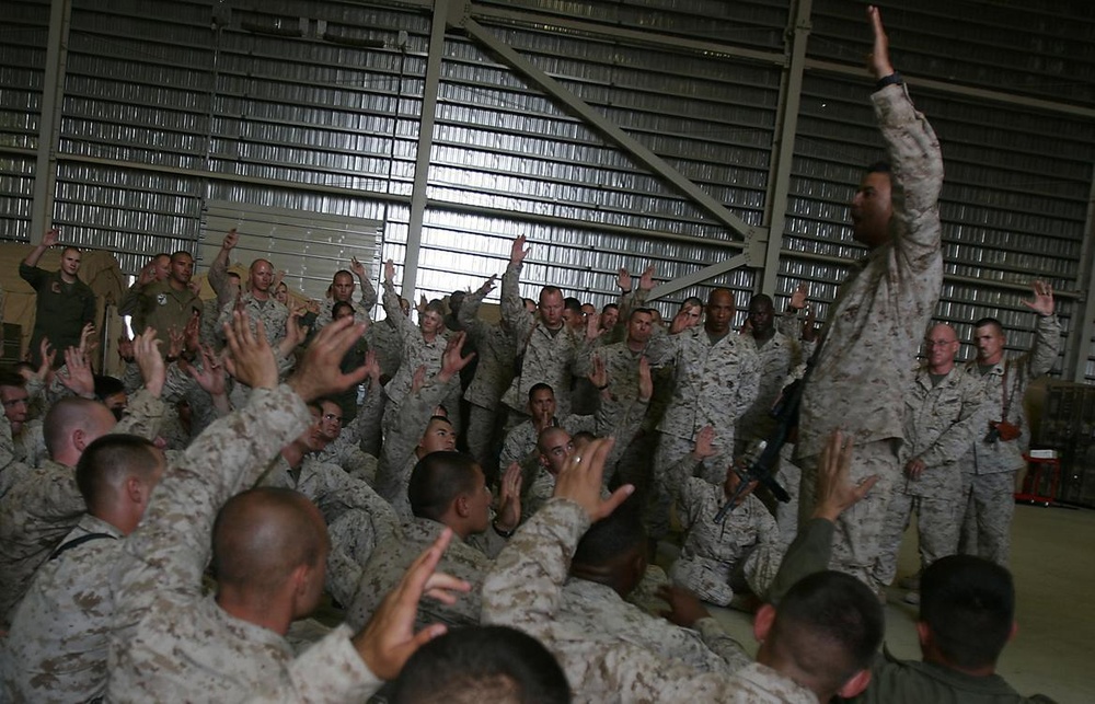 Speaking to Marine Aircraft Group-40