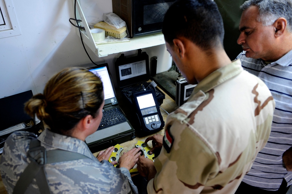 Airmen Assist Iraqis With Maintenance Training