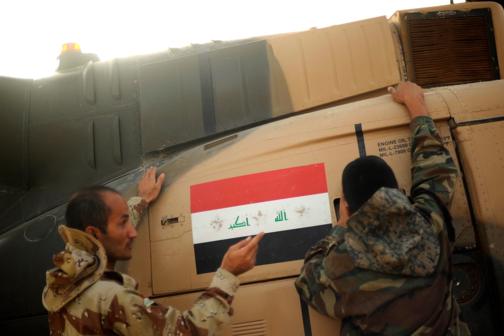 Airmen Assist Iraqis With Maintenance Training