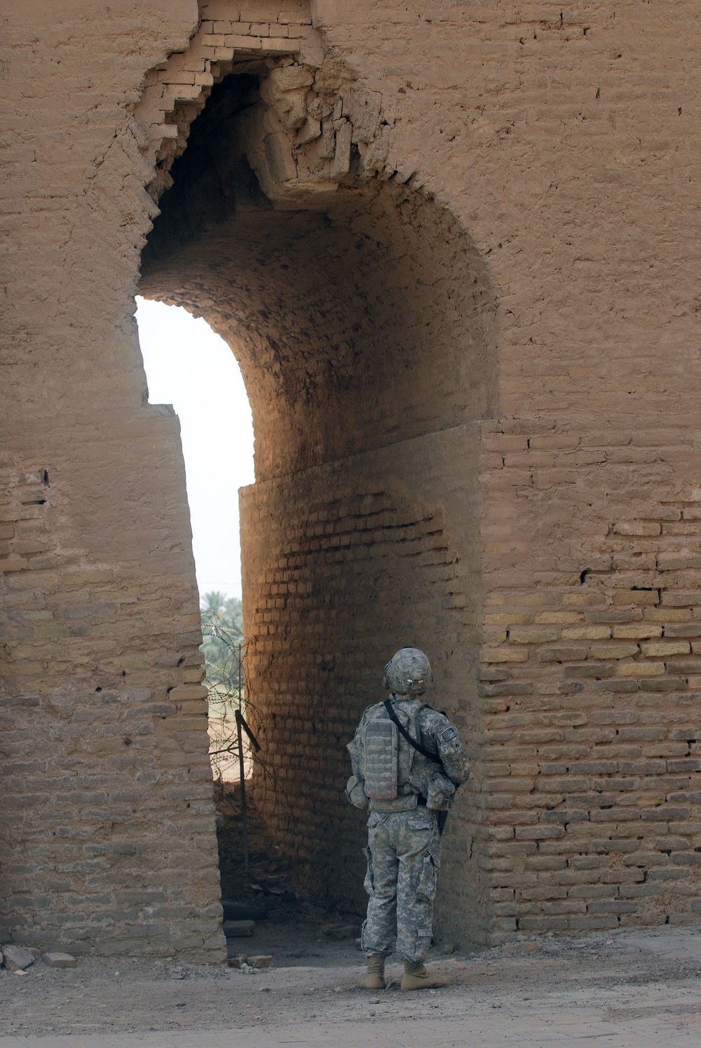 U.S., Iraqi forces plan ancient arch restoration