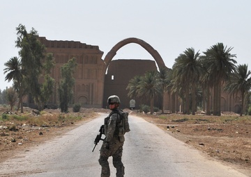 U.S., Iraqi forces plan ancient arch restoration