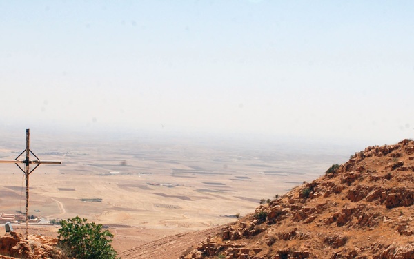 Soldiers Deliver Nainoa Dolls to Orphanage
