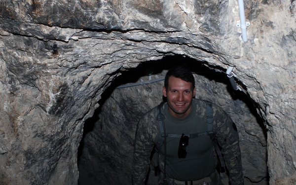 Soldiers Deliver Nainoa Dolls to Orphanage