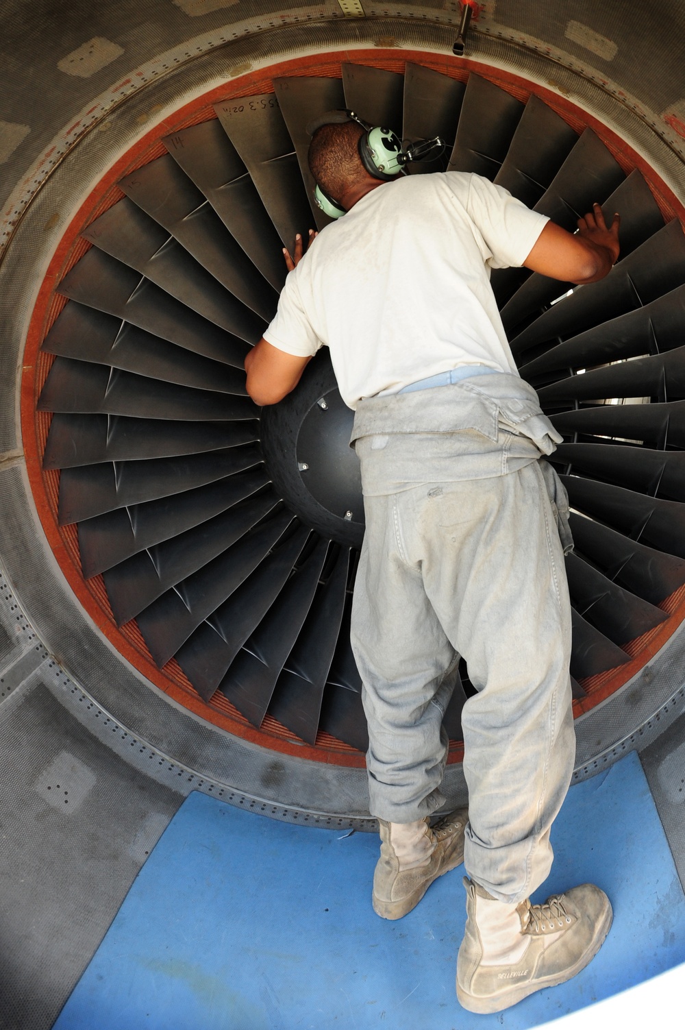 376th C-17 Expeditionary Aircraft Maintenance Squadron: Inspection