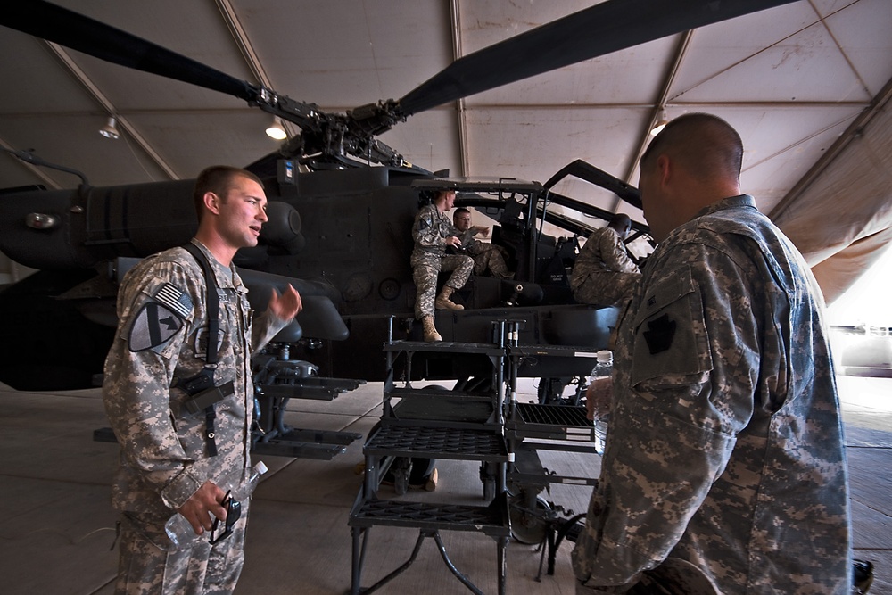 Apache crews promote air-ground integration