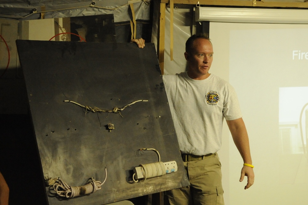 Soldiers, Civilians Receive Fire Extinguisher Training