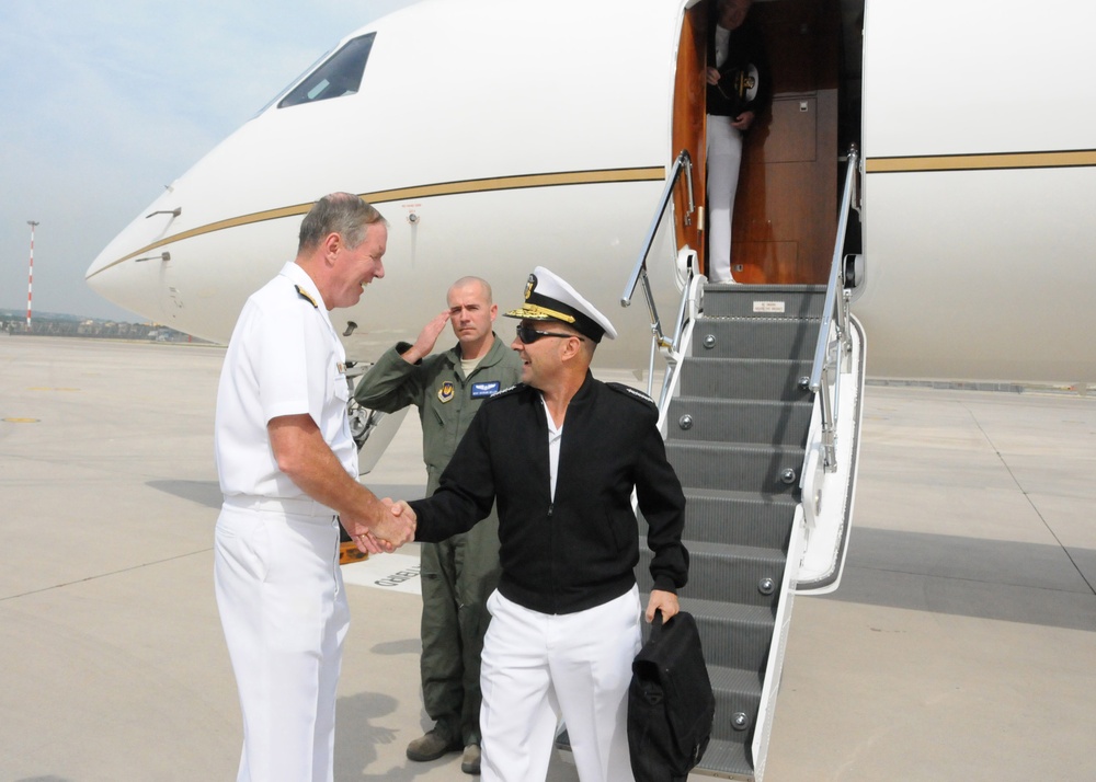 Adm. Stavridis visits Naples