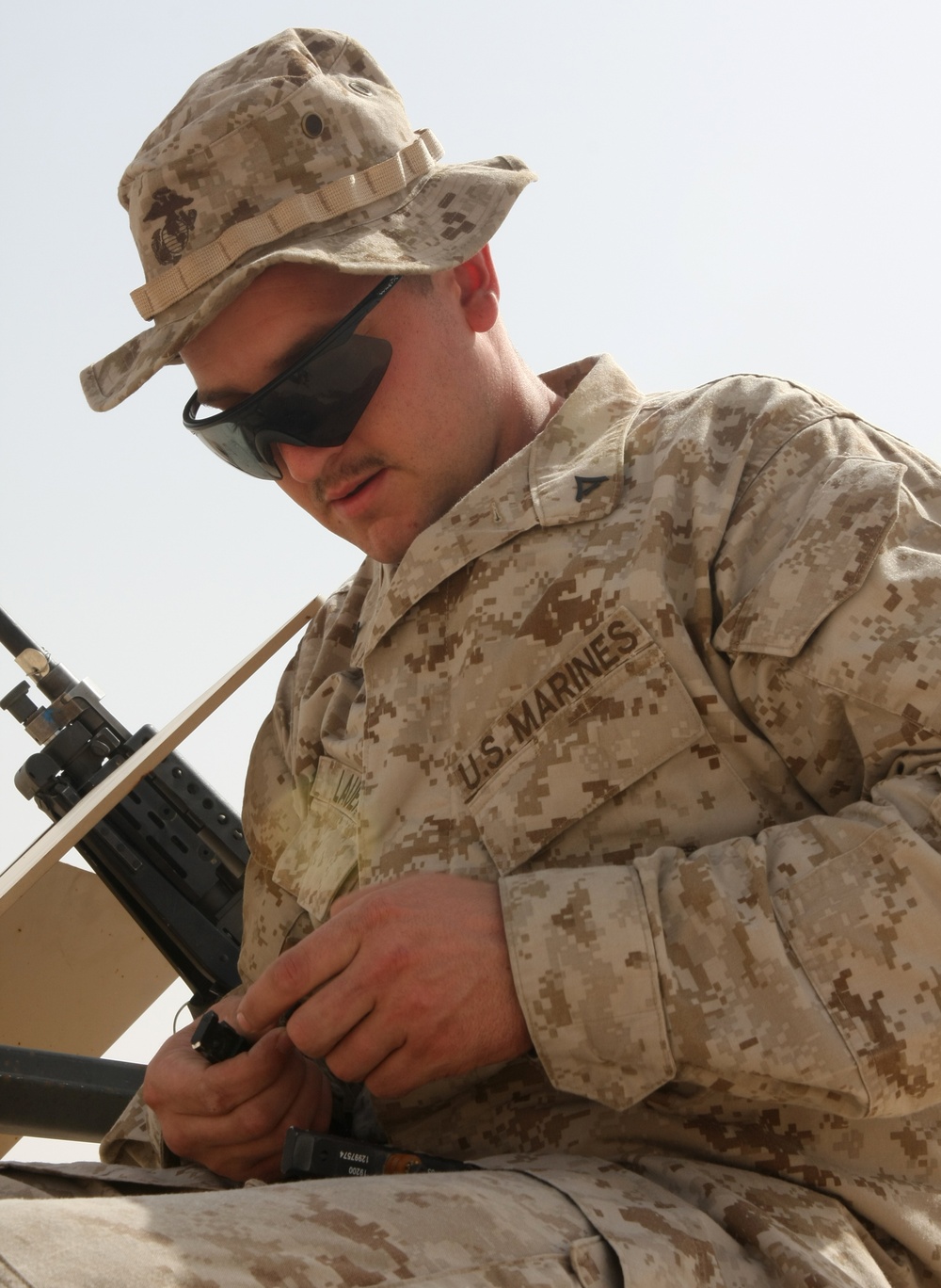 22nd MEU Lima Company dismounts in desert during sustainment training