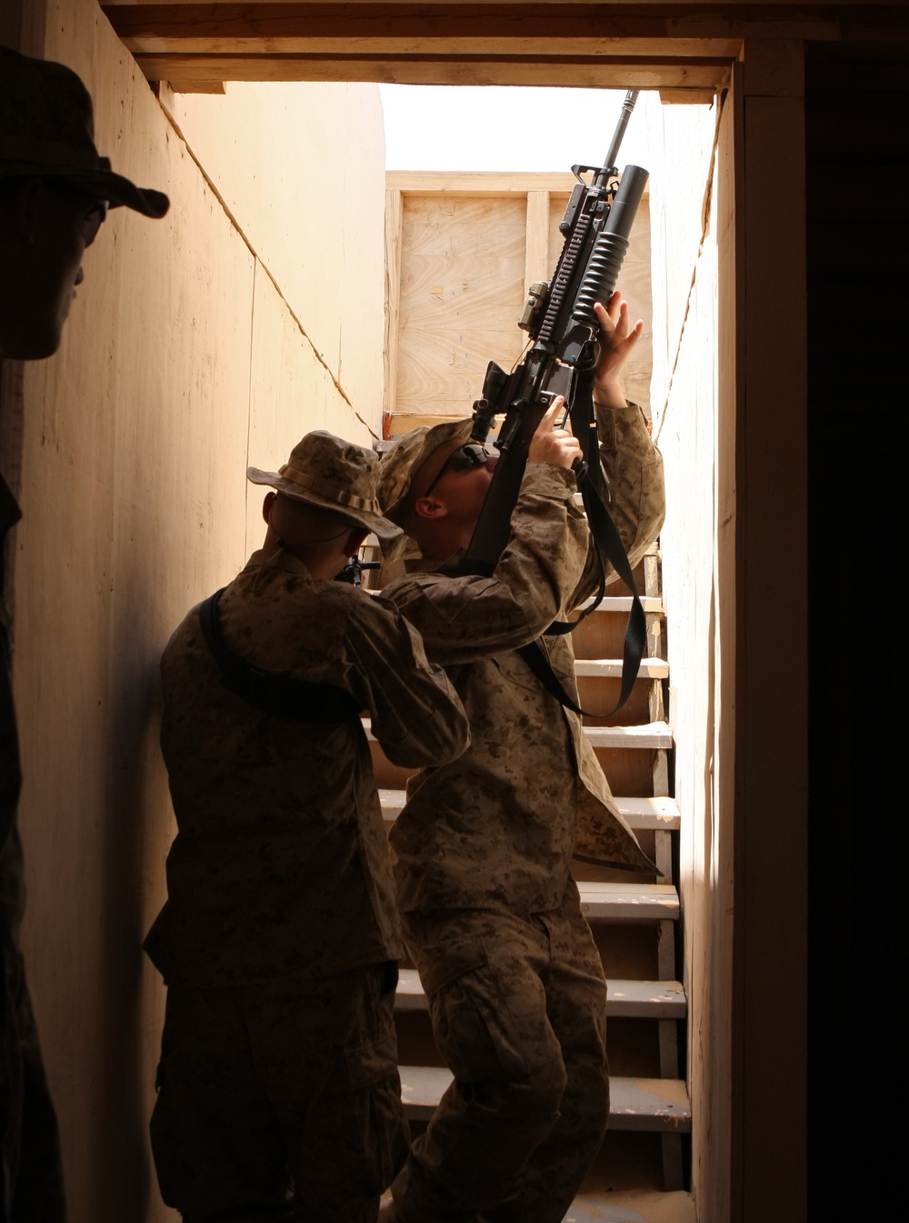 22nd MEU Lima Company dismounts in desert during sustainment training