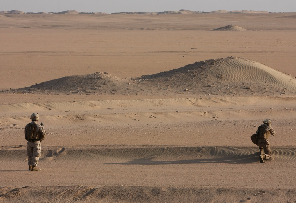 22nd MEU Lima Company dismounts in desert during sustainment training