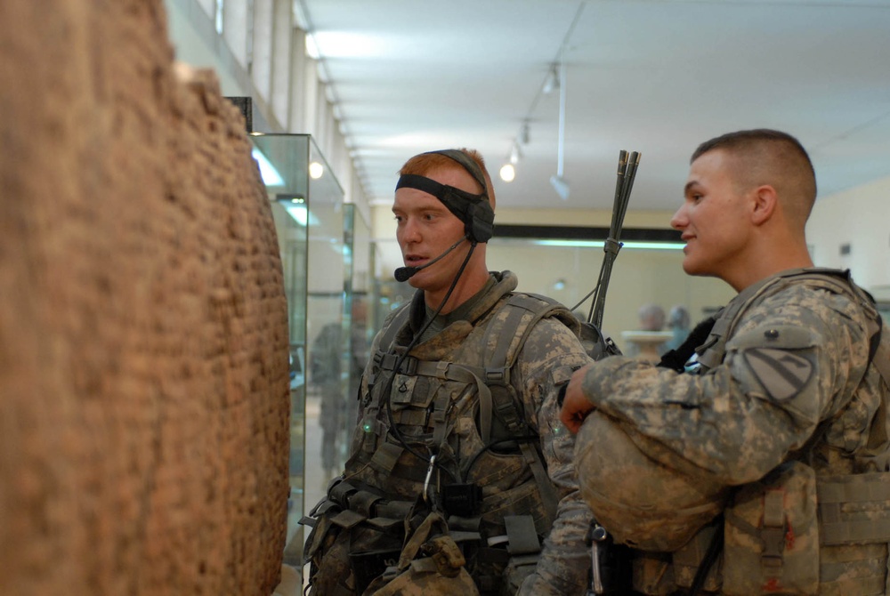 'Ironhorse' Soldiers visit Iraq Museum